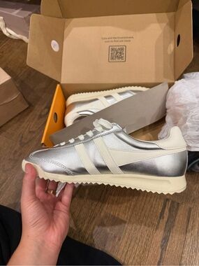 Gola Women's Silver and Cream Classic Runner Sneakers